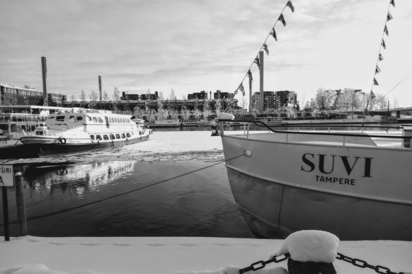 Suvilaiva satamassa Alarannassa Tampereella
